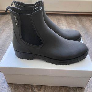 Chelsea Boots Waterproof NEW - Size 8